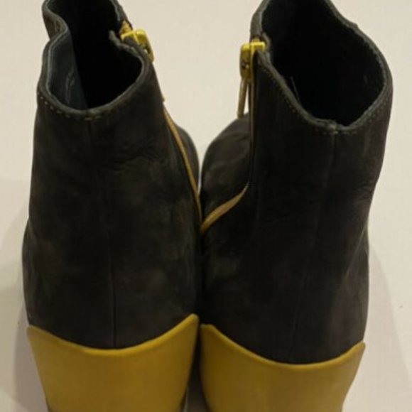 Camper Together Romain Kremer Suede Zip Up Booties - Picture 9 of 11